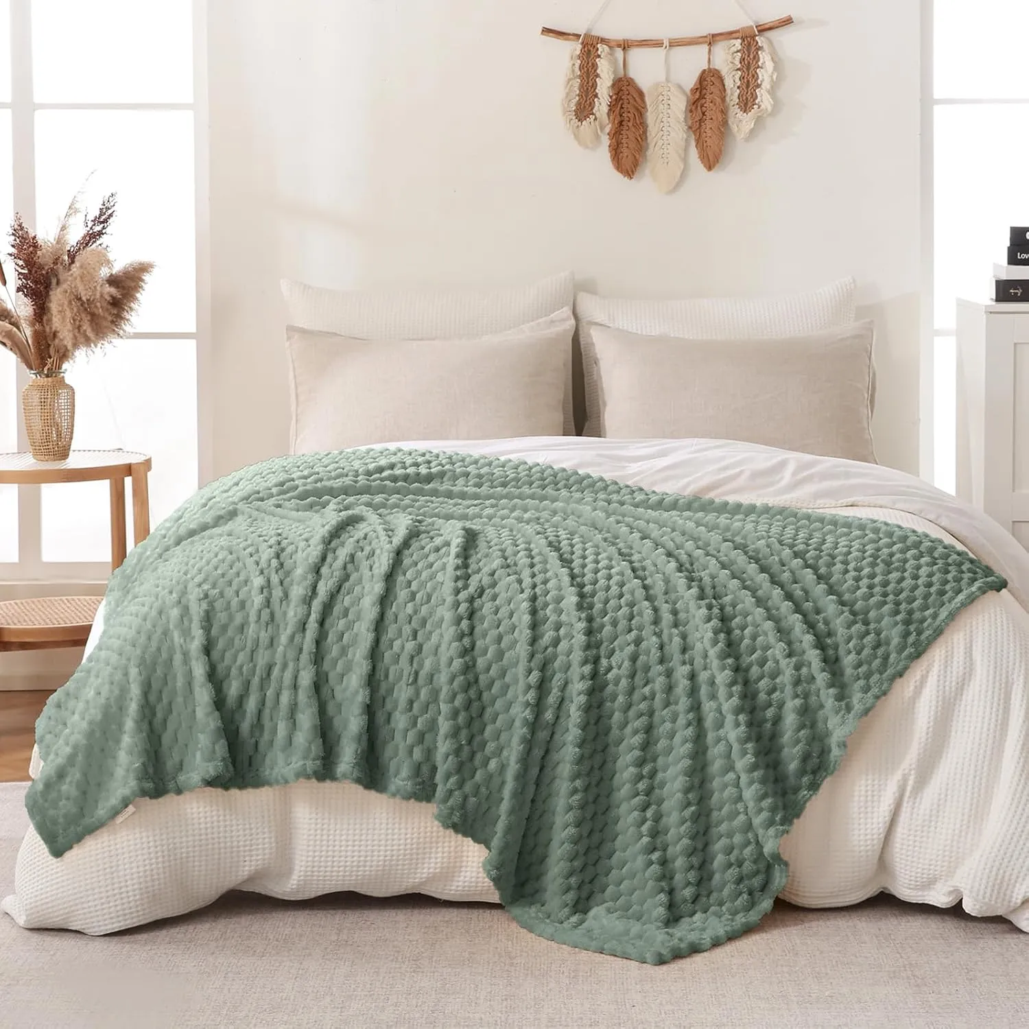 Bnuitland Sage Green Flannel Throw Blanket (50X40 inches), 300 GSM Fleece Cozy Warm Soft Lightweight Bed Sofa Blanket for Babys and Pets, Suitable for All Seasons