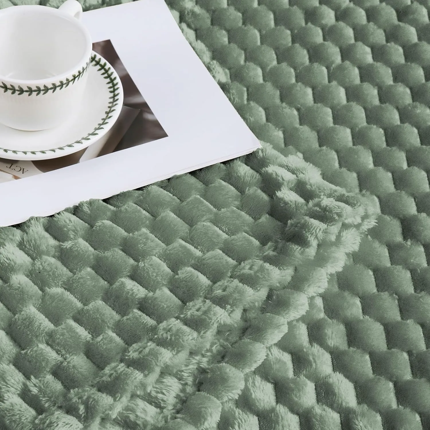 Bnuitland Sage Green Flannel Throw Blanket (50X40 inches), 300 GSM Fleece Cozy Warm Soft Lightweight Bed Sofa Blanket for Babys and Pets, Suitable for All Seasons