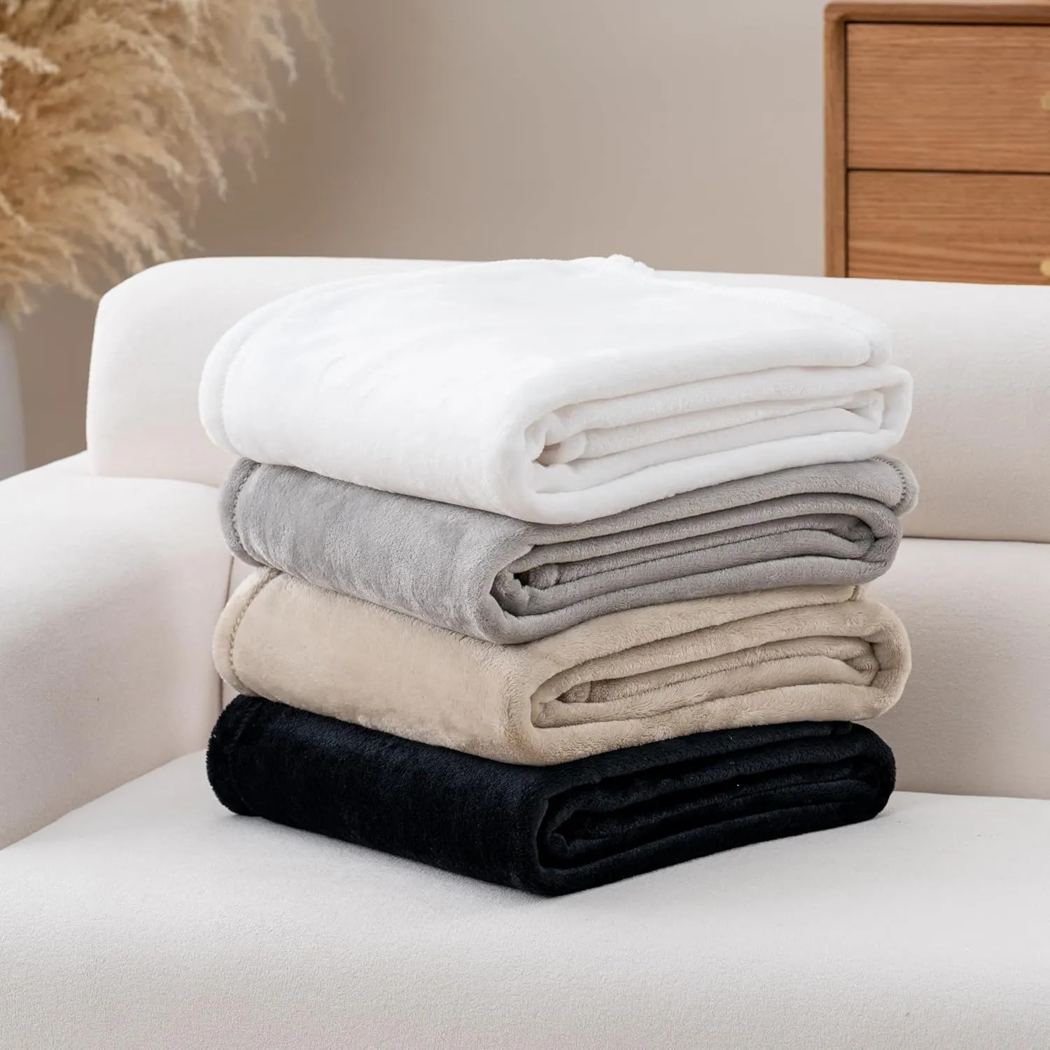 Luxury Fleece Warm Blanket, Soft Lightweight Velvety Plush Blanket for Sofa and Bed, Cozy Comfy for All Seasons(Black, 10890 Inches)