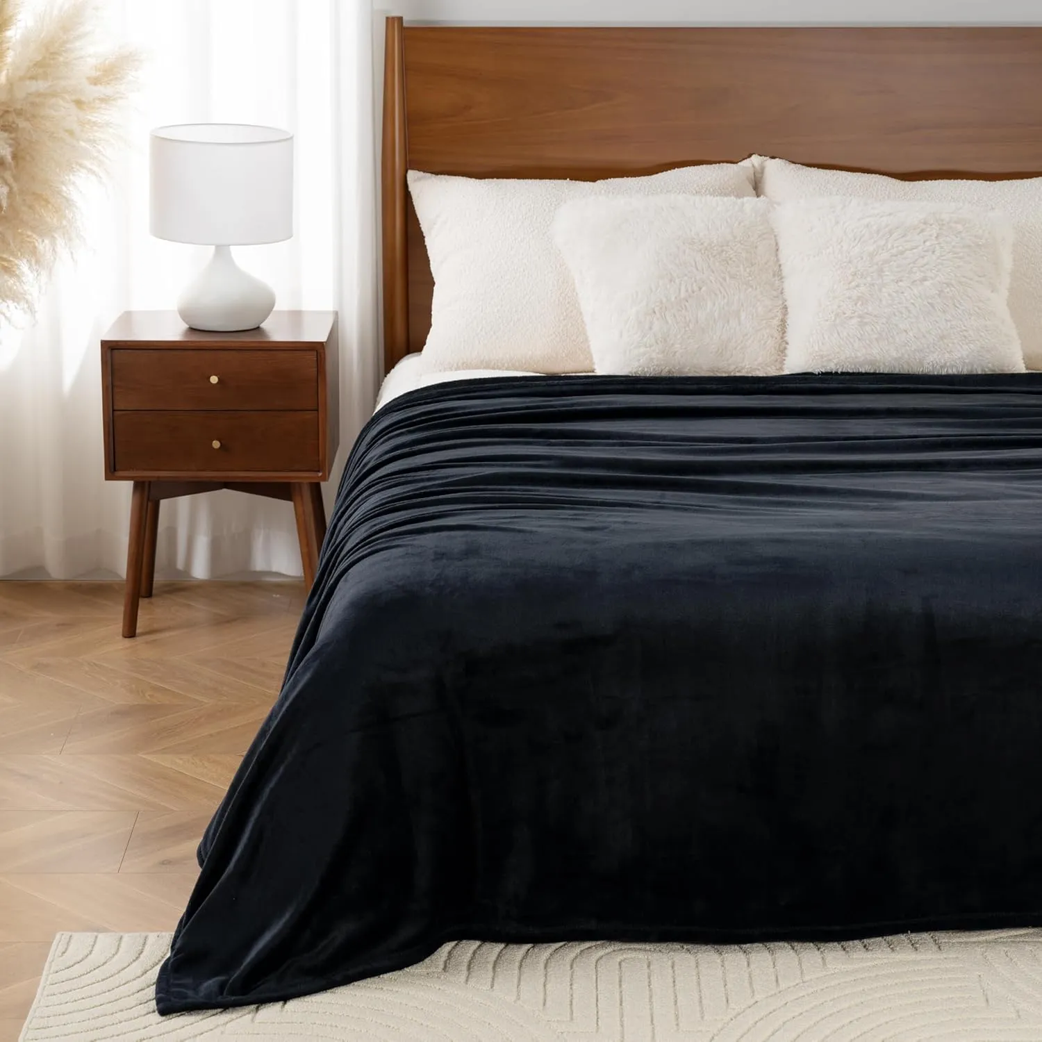 Luxury Fleece Warm Blanket, Soft Lightweight Velvety Plush Blanket for Sofa and Bed, Cozy Comfy for All Seasons(Black, 10890 Inches)
