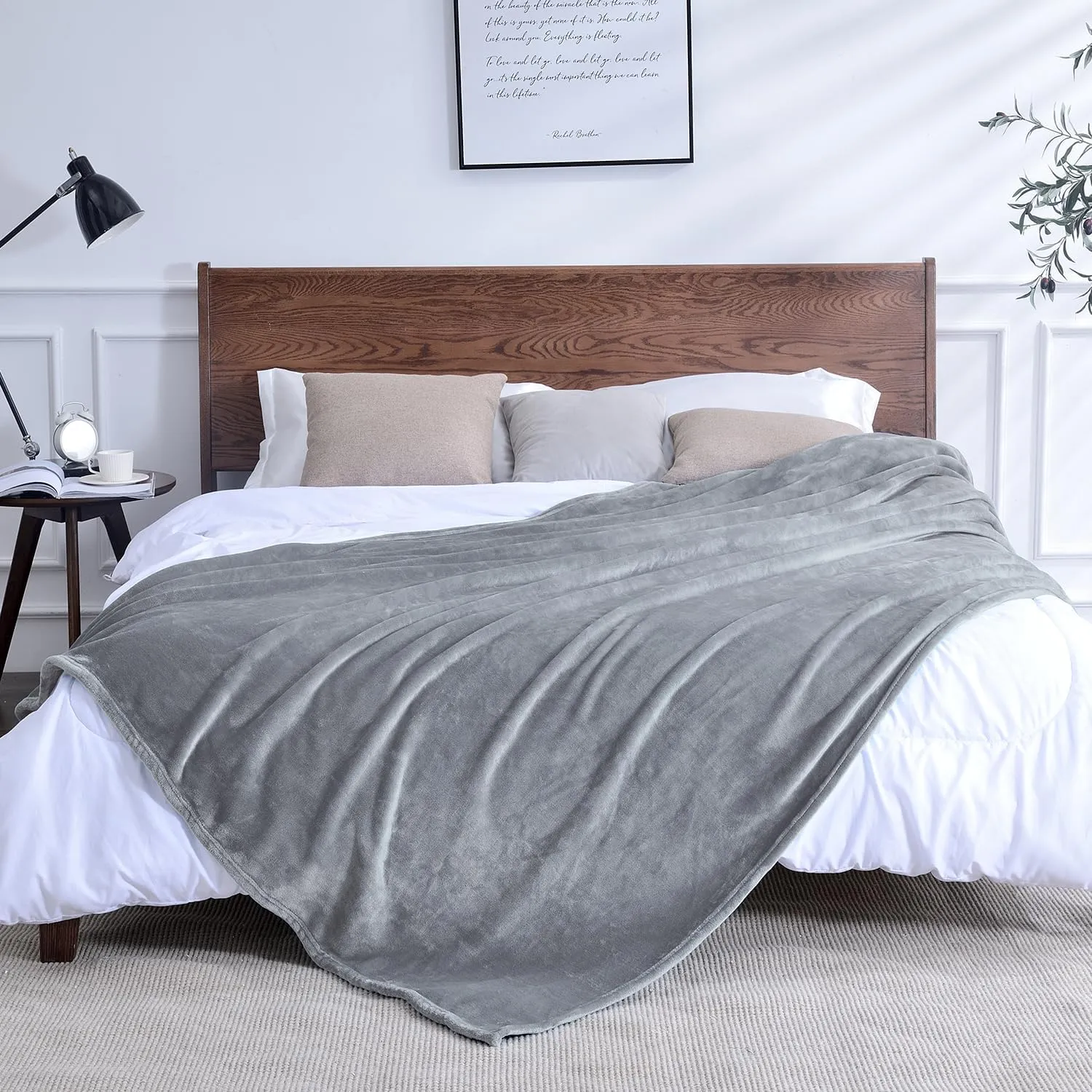 SOCHOW Flannel Fleece Throw Blanket, 340 GSM All Season Super Soft Cozy Blanket for Bed, Sofa or Couch, Grey, 50x70 inches