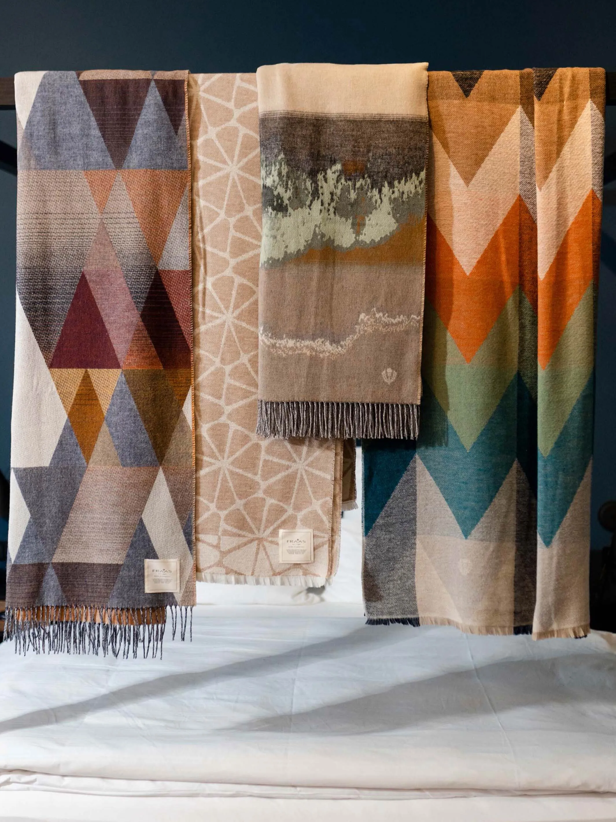 Sustainability Edition - Cashmink-Decke mit Dreieck-Design - Made in Germany